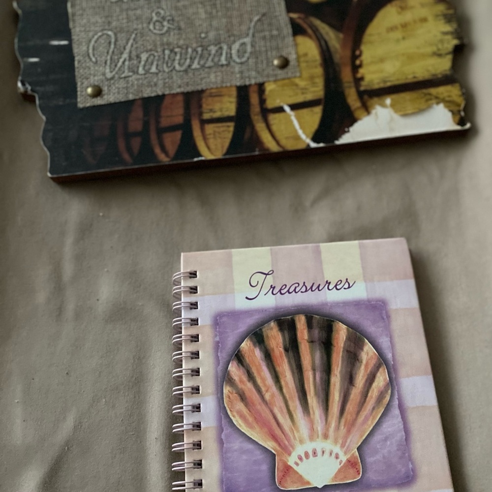 NWOT- Uncork & Unwind Shelf Decor & Shell Design Spiral Notebook